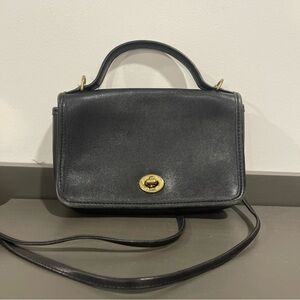 Vintage COACH Smooth Black Leather Crossbody Bag No. L6D 9924 Classic Old Money